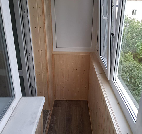 Отделка балкона вагонкой - внутренняя обшивка евровагонкой с утеплением в Москве